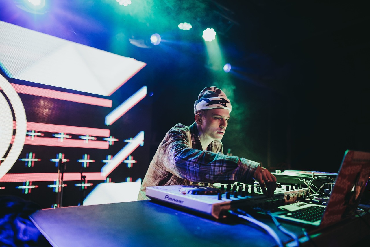 最新热门DJ，引领音乐潮流的先锋霸主